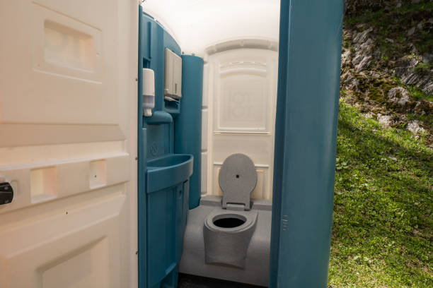 Affordable portable toilet rental in Crystal Lakes, OH
